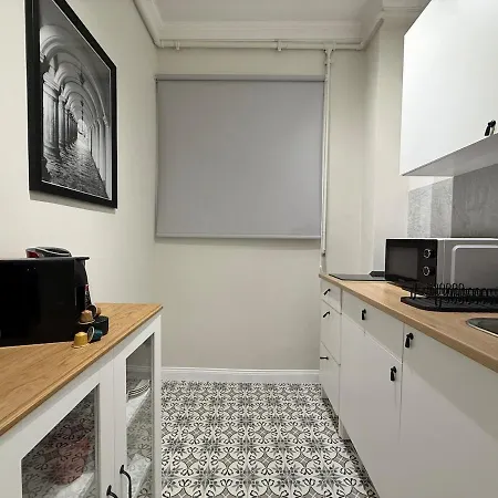 Charming Garden - Near Nisantasi - 1br Estambul