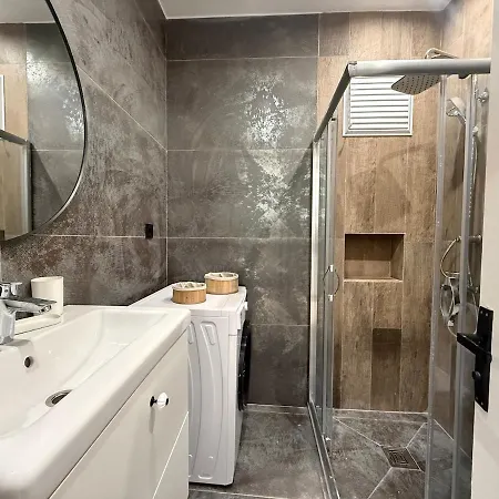 Charming Garden - Near Nisantasi - 1br